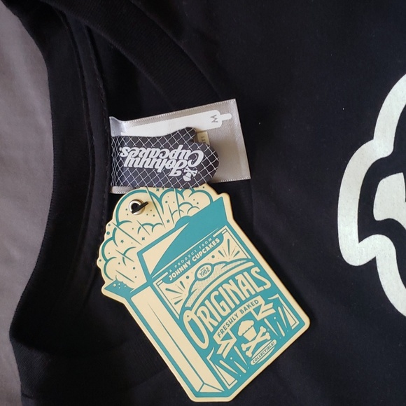 Johnny cupcakes - Picture 2 of 4